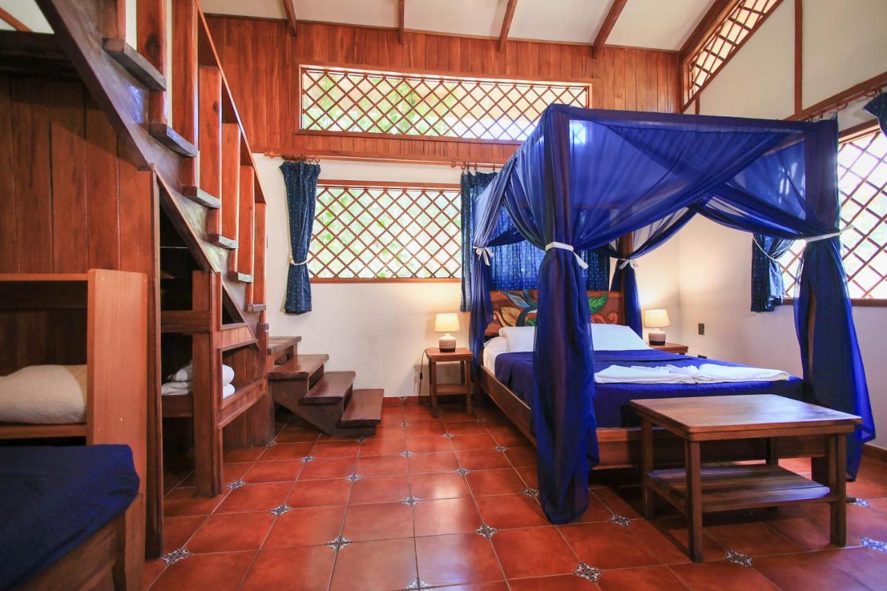 Hotel Casa Merlin Puerto Viejo de Talamanca Екстериор снимка