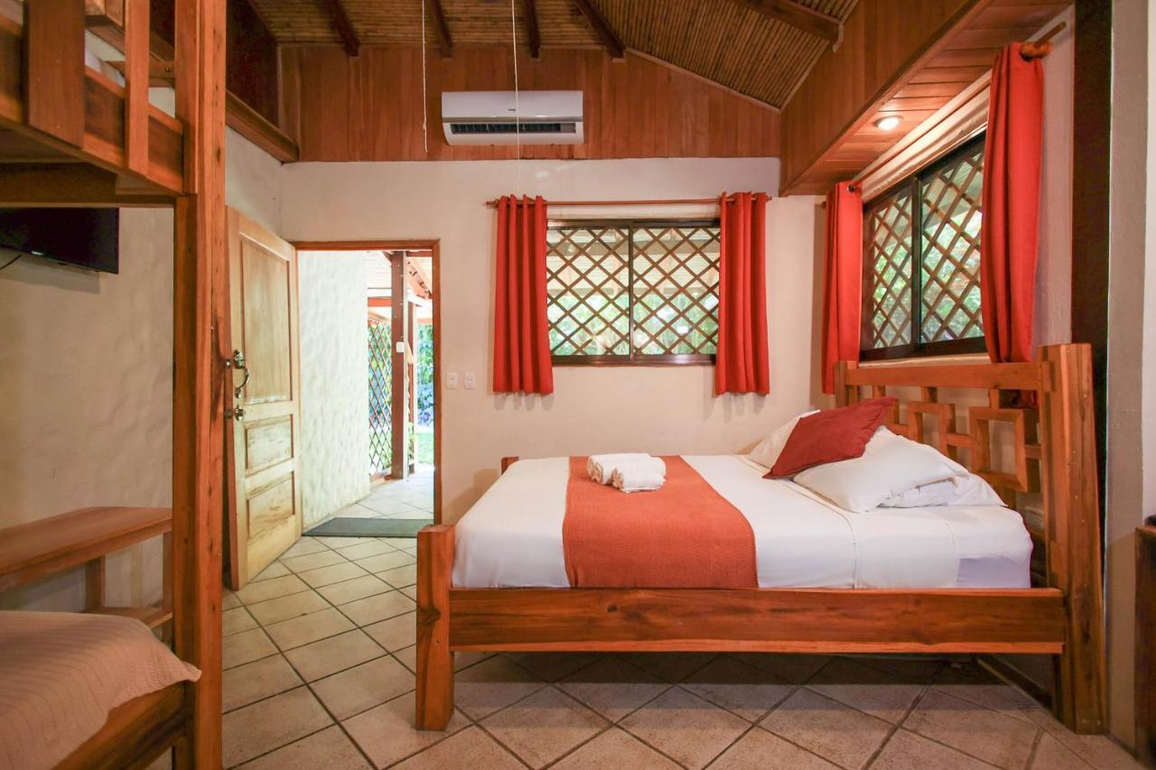 Hotel Casa Merlin Puerto Viejo de Talamanca Екстериор снимка